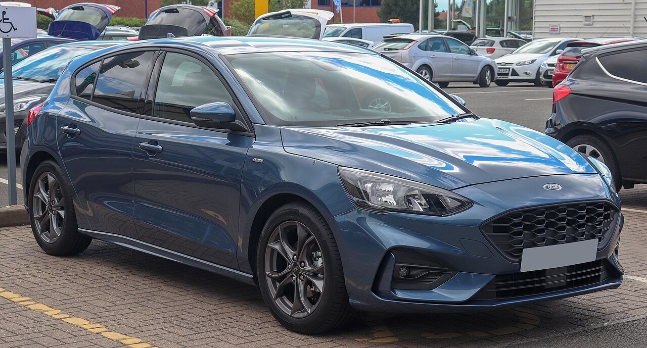 2018 Ford Focus S — photo 2