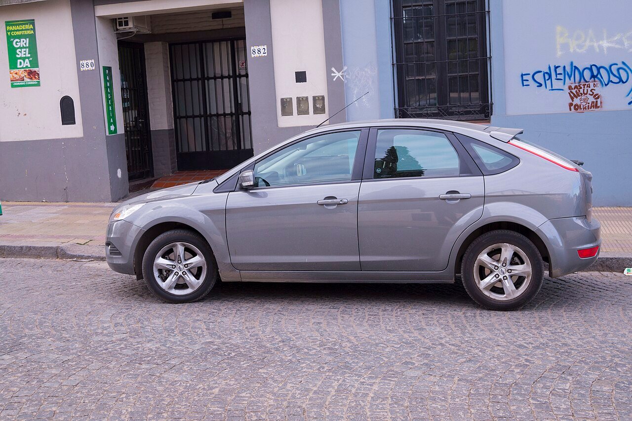2018 Ford Focus S — photo 3
