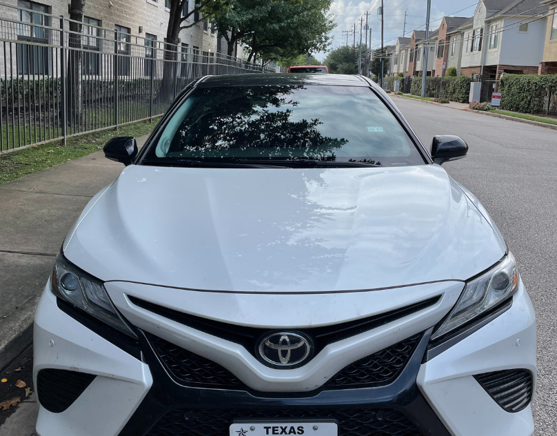2018 Toyota Camry Sport — photo 2