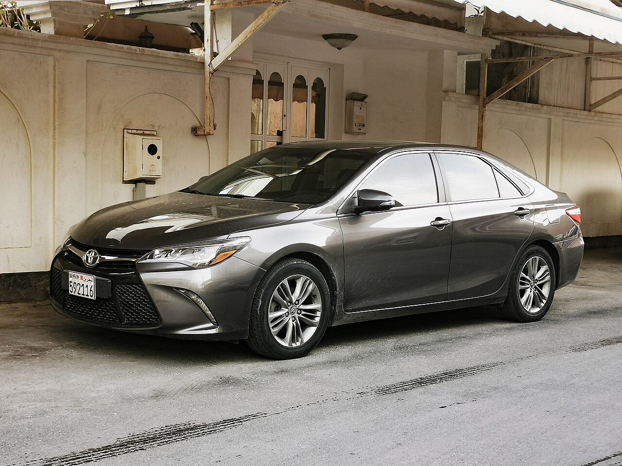 2018 Toyota Camry Sport — photo 4